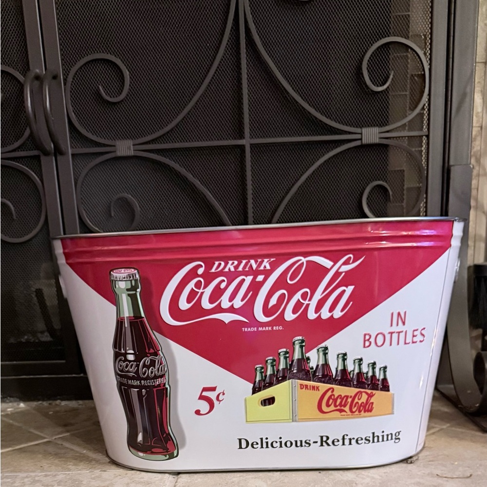 The Tin Box Company Vintage Design Coca-Cola Tub The Small Curved Bottle 5 Cents